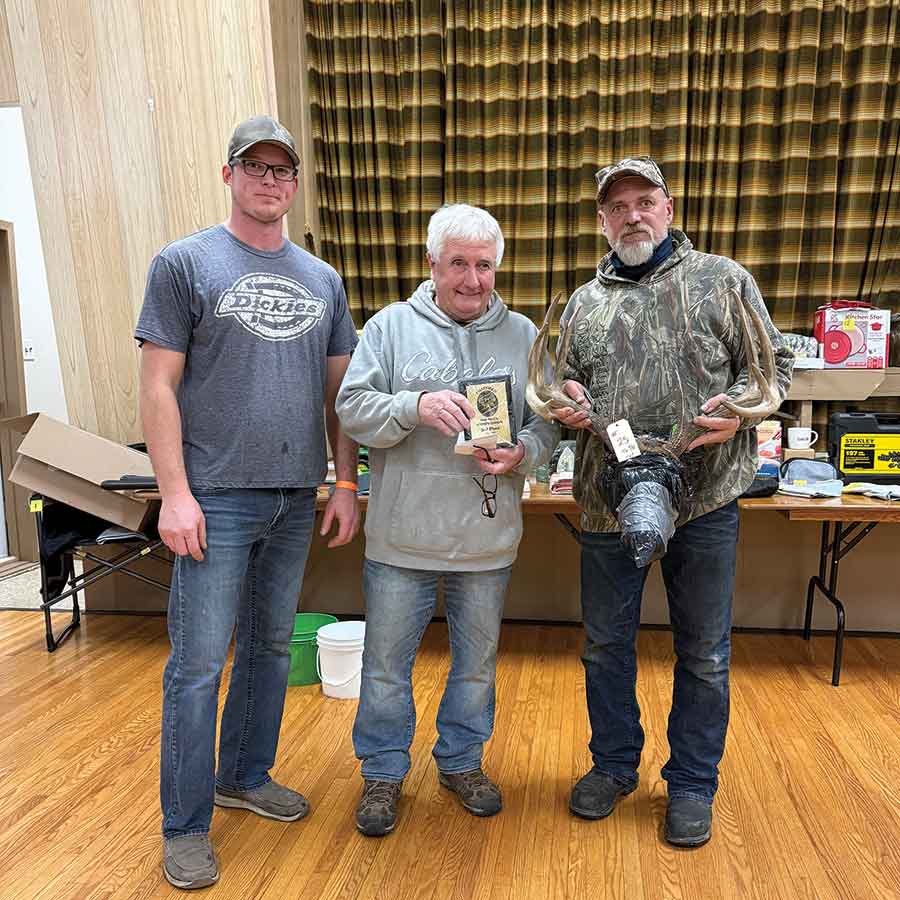 Adult typical third place: Dave Mozdzen of Stonewall, middle