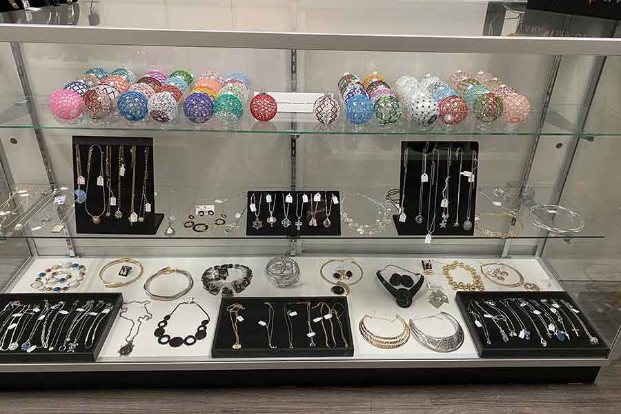 Harbour Ink Gimli is an apparel print shop and accessory boutique