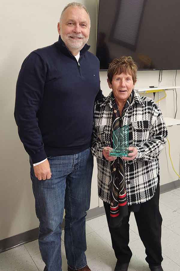 CFEI board chair Steve Lupky, who is also the chair of Community Futures Manitoba and the chair of Community Futures Pan West, presented CFEI chair of the investment review committee Evelyn Stocki with a Community Futures’ Excellence in Volunteerism Award. The award is given by the Manitoba Community Futures organization and is based on the direction and oversight that volunteers carry out at the local level