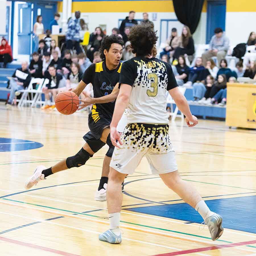 Lakers’ Jessie Patrick-Batenchuk drives to the net