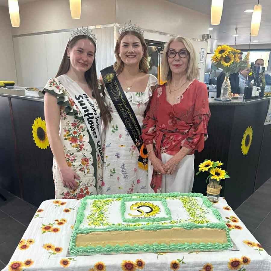 Manitoba’s Sunflower Queen Lacey Toews (far left in photo at left) has returned from her trip to Altona’s Australian sister city, Emerald. It was an amazing experience, she shares, one filled with adventure and personal growth