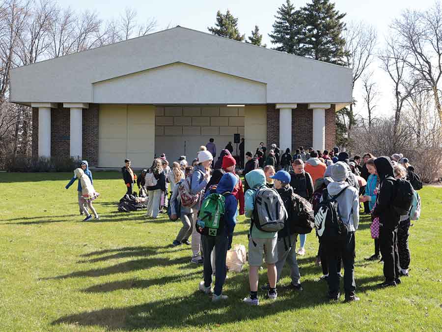 Border Land School Division’s annual Eco Expo brought 100 Gr. 6 students from across the division to Altona Park last week to learn about sustainable practices, ecosystems, and environmentalism