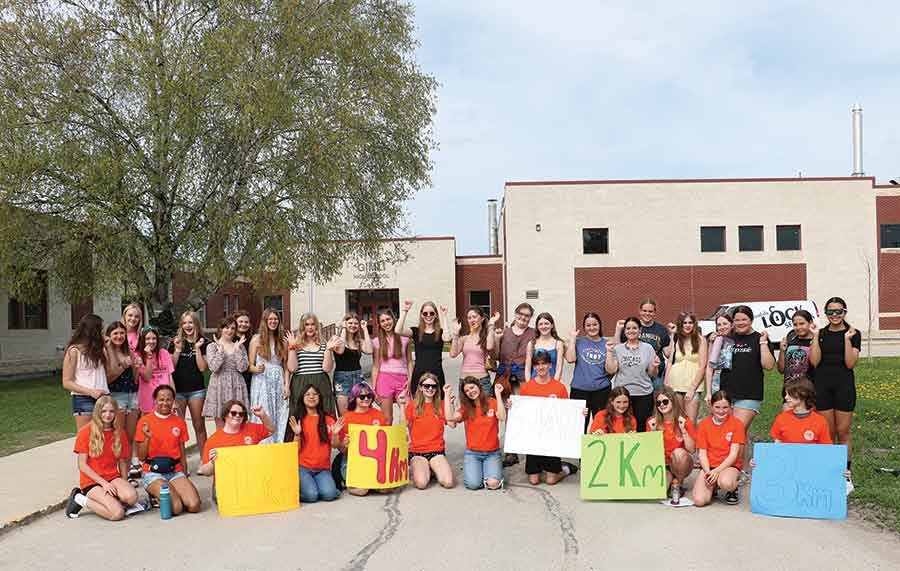 Members of the Gimli High School student council and student volunteers in grades 7-12 organized a run to raise funds for Hailey’s Way, which provides Interlake youth with recreational, sports, arts and educational programs. They raised $400 for the charity