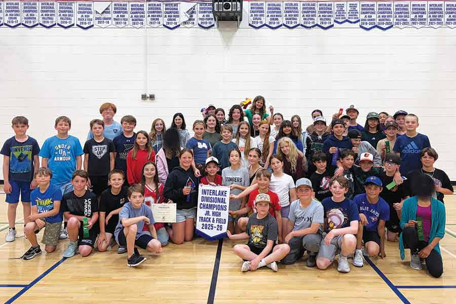 École Stonewall Centennial School won the large school Interlake School Division Middle School divisional banner June 2 in Stonewall. Grosse Isle won the small school banner. Pictured left: ESC Grade 5 and 6 athletes; right: ESC Grade 7 and 8 athletes